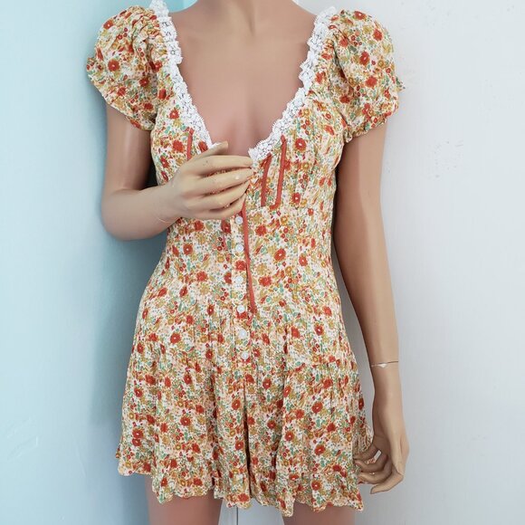 NWT Urban Outfitter Cute jumpsuit. - Picture 9 of 16